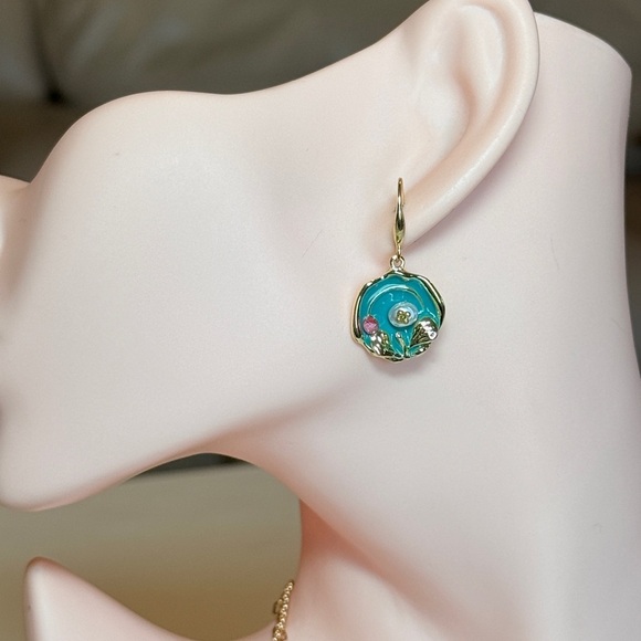 Elegant Gold and Blue Floral Earrings - Picture 4 of 10